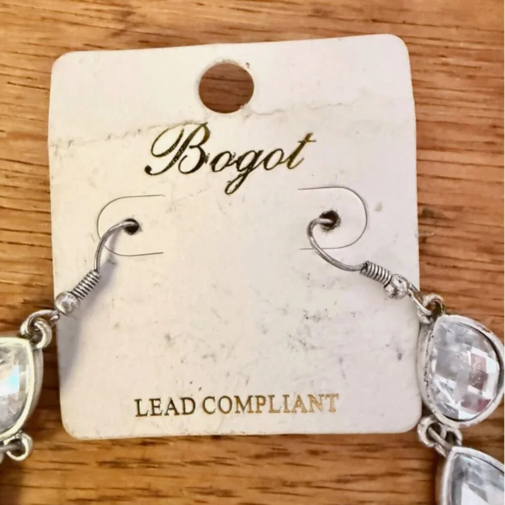 Bogot Clear Pear Crystal Chandelier Dangle Earrings 4.75”‎ New